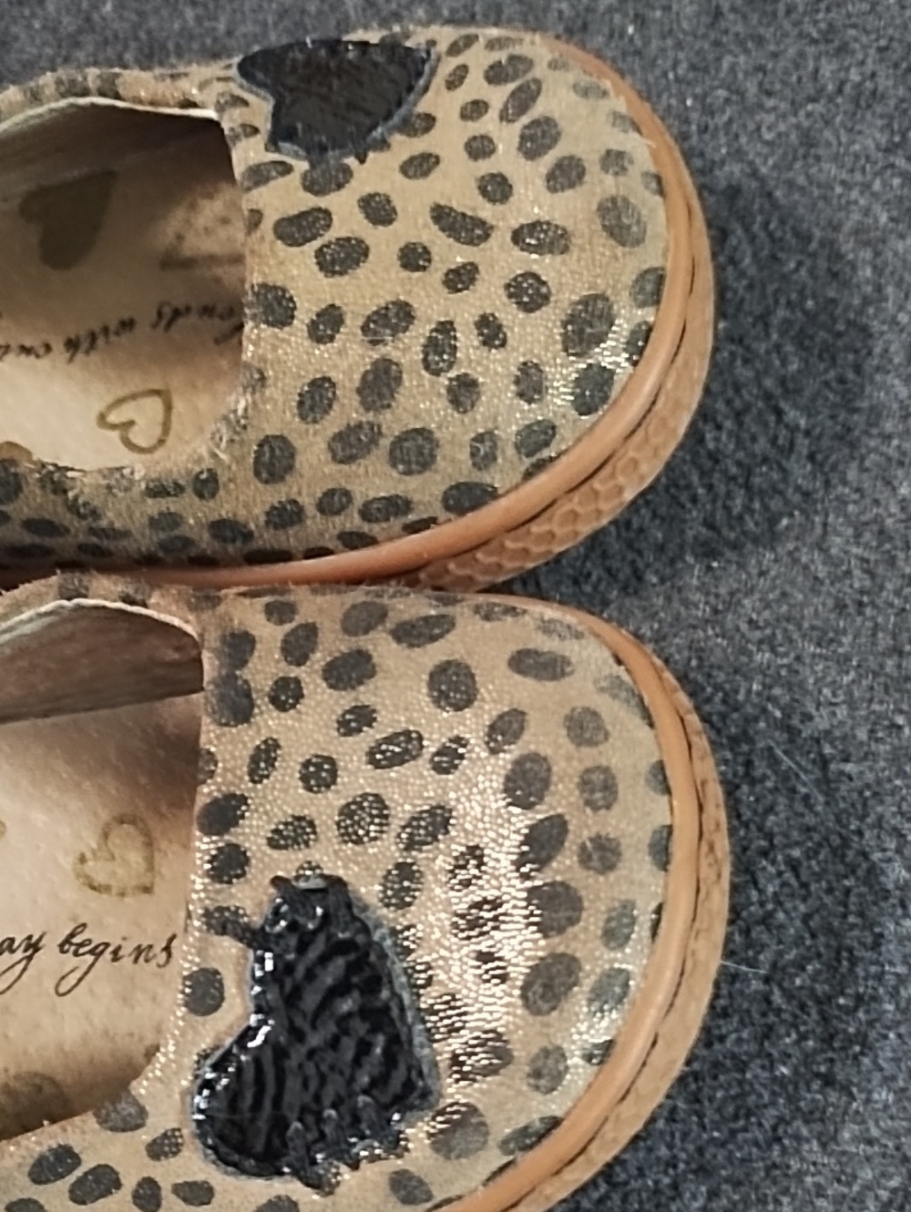 Livie And Luca Leather Mary Jane Shoes Size 7 Adj. Velcro Strap Leopard Shimmer - Picture 2 of 8